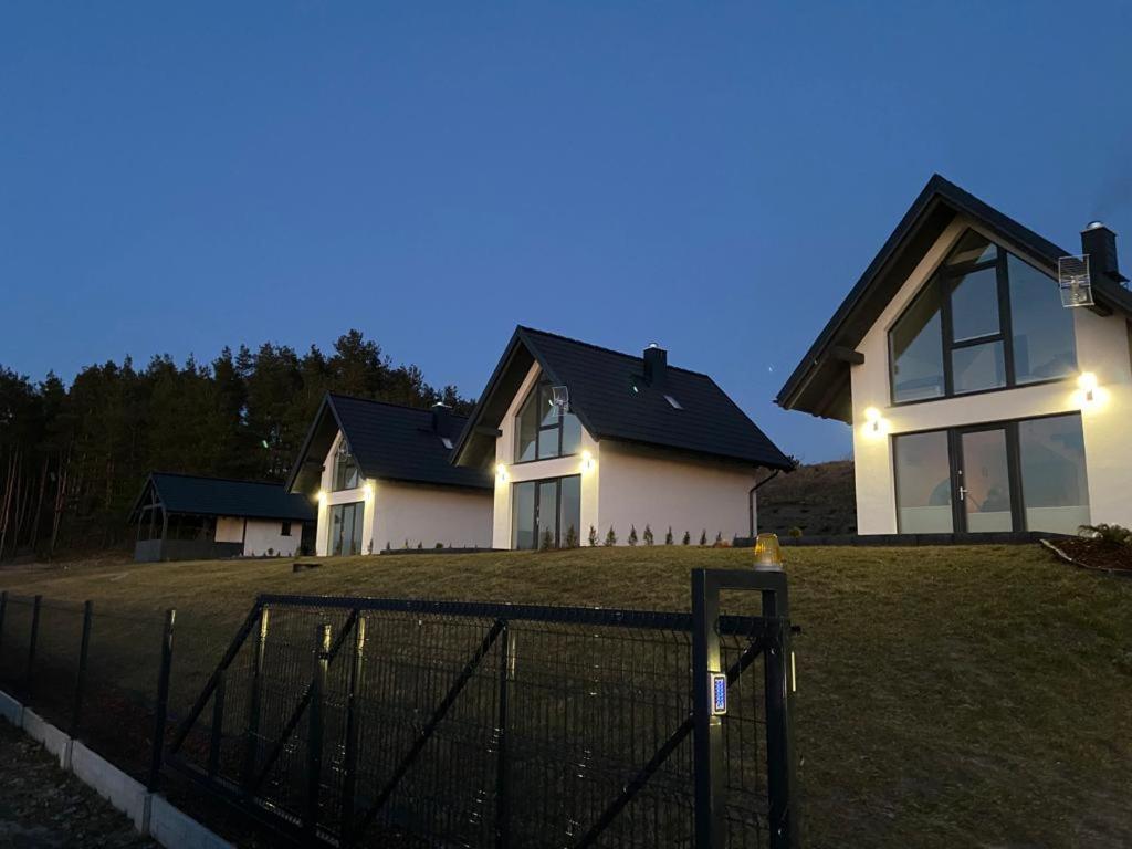 Domki U Zbyszka Nad Jeziorem Z Balia Ogrodowa! Kiedrowice Buitenkant foto